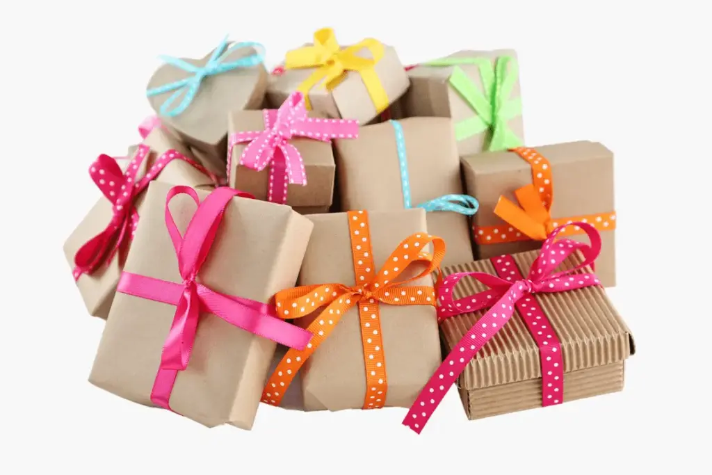 Blogpost-Bild-Geschenke-buchen Bunte Geschenke mit Schleifen verpackt